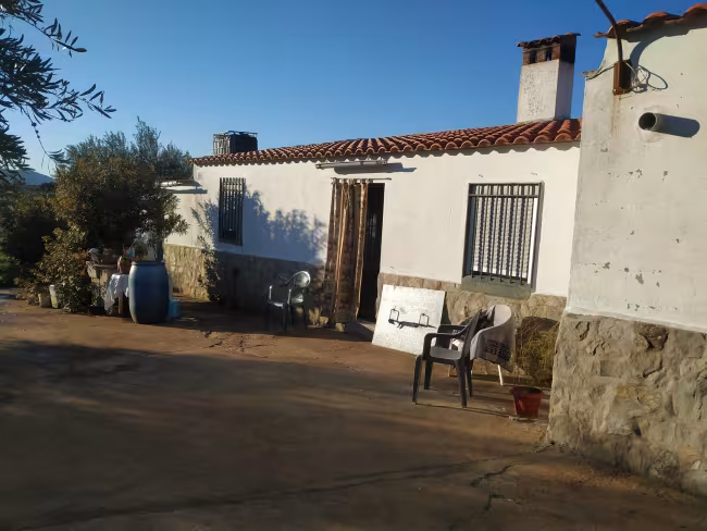 F-C-C- 80 - Finca con casa en Alcuescar