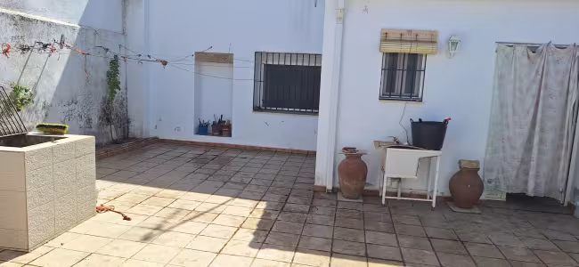 CH-114 - Casa en Albalá